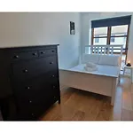 Large 2bd At Trendy Portobello Centre