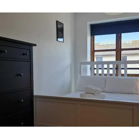 Large 2bd At Trendy Portobello Centre