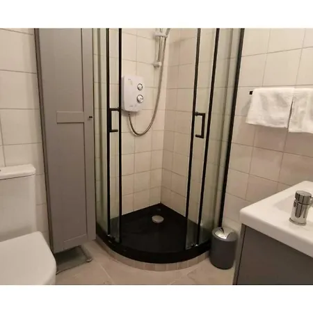 Apartamento Large 2bd At Trendy Portobello Centre