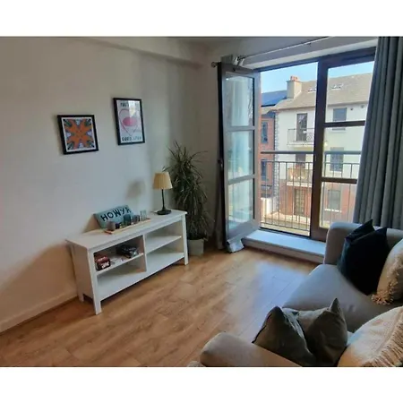 Large 2bd At Trendy Portobello Centre Apartmán