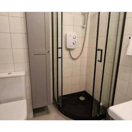 Apartamento Large 2bd At Trendy Portobello Centre