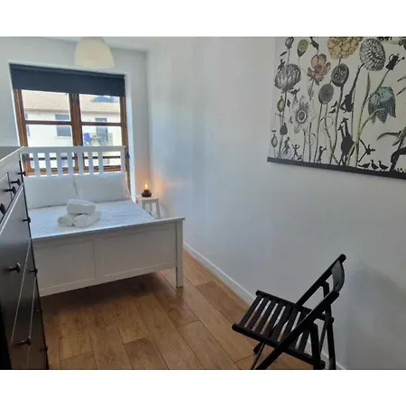 Apartamento Large 2bd At Trendy Portobello Centre *