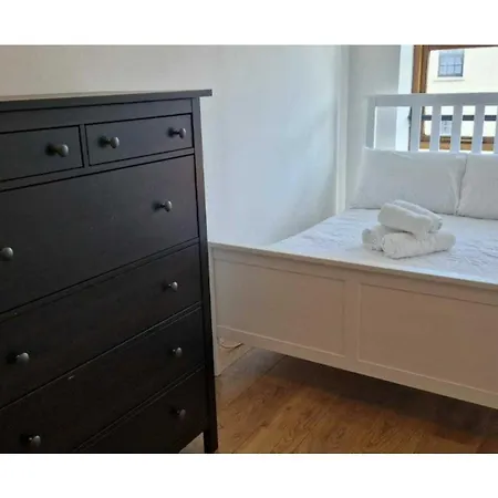 Apartamento Large 2bd At Trendy Portobello Centre