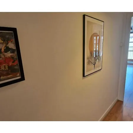 Large 2bd At Trendy Portobello Centre Apartamento *